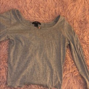 Plain Long sleeve tee with flower